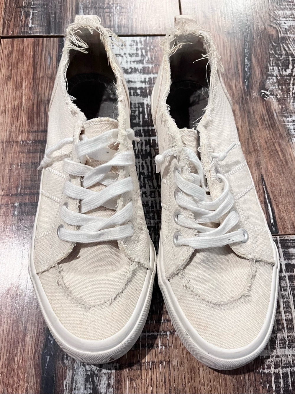 JELLYPOP Cream Off-White Pull-On Sneakers 8.5M